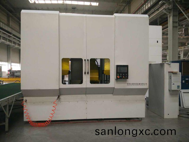 异(yi)型管锯(ju)切(qie)数(shu)控(kong)机床