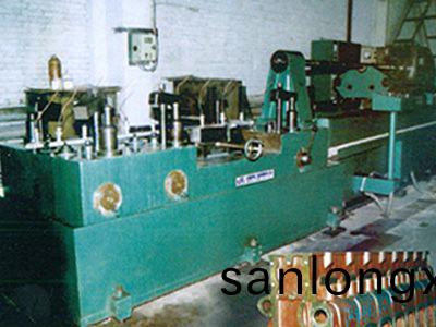 柴油机缸体(ti)凸轮(lun)轴(zhou)孔精(jing)铰(jiao)组合机(ji)床